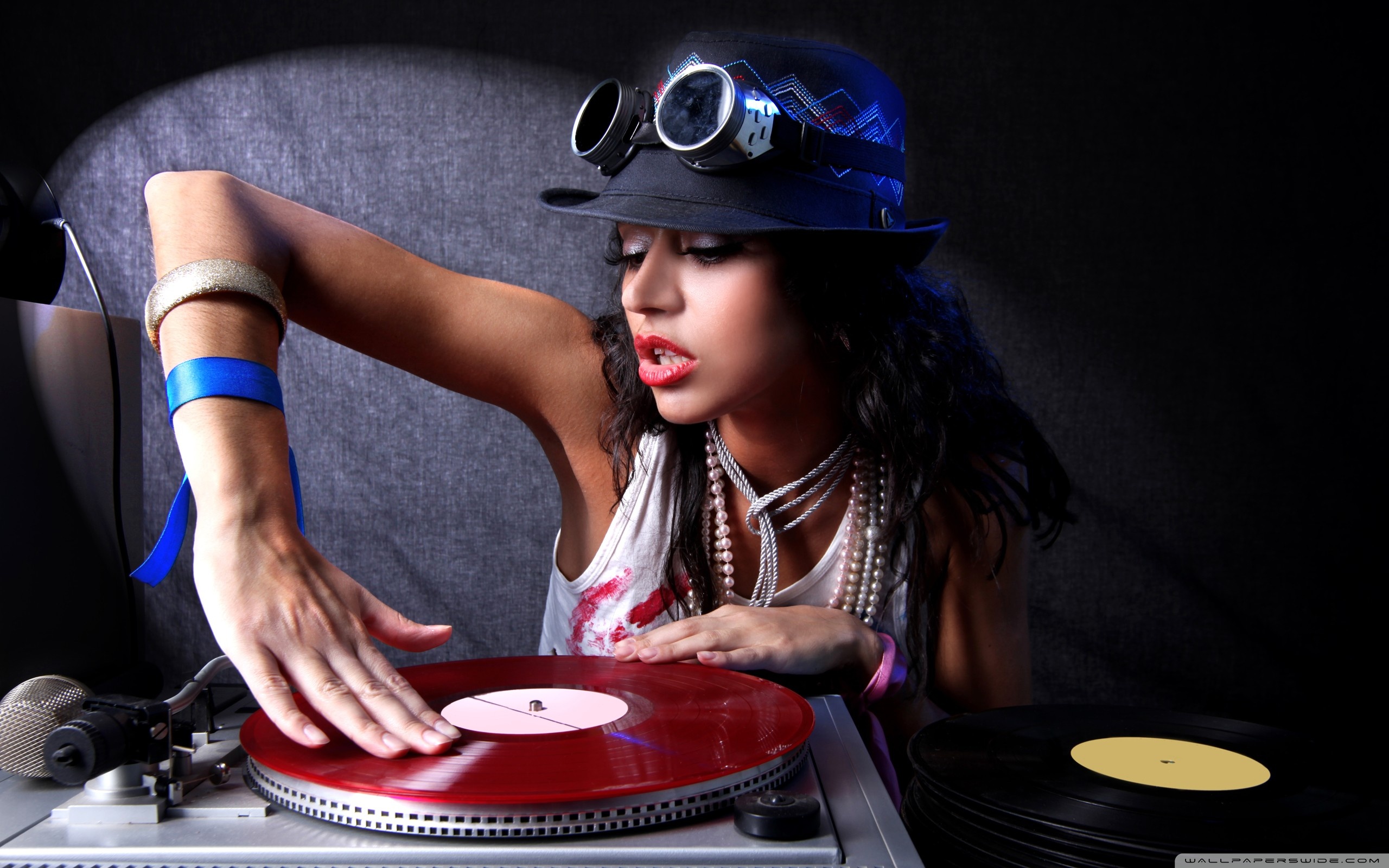 Related Wallpapers - Dj Girl Wallpaper Hd , HD Wallpaper & Backgrounds