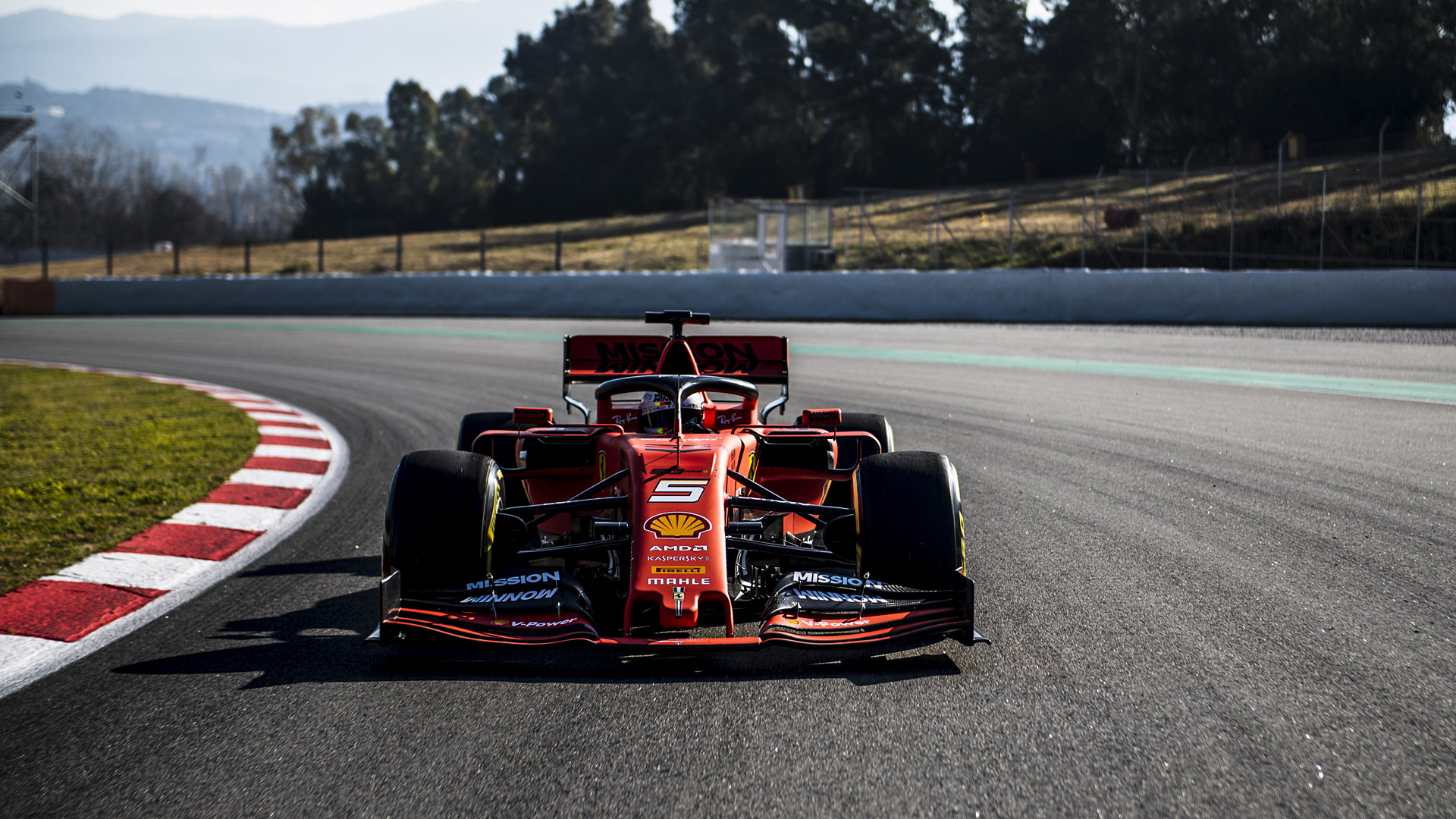 2019 Ferrari Sf90 Picture - Ferrari F1 2019 On Track , HD Wallpaper & Backgrounds