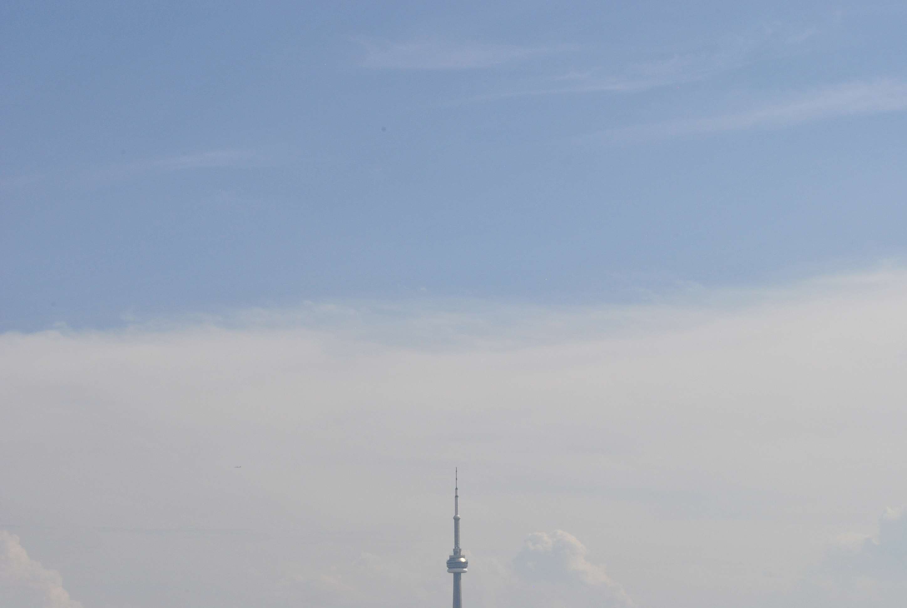 Cn Tower And The Sky Wallpaper And Background - Transmitter Station , HD Wallpaper & Backgrounds