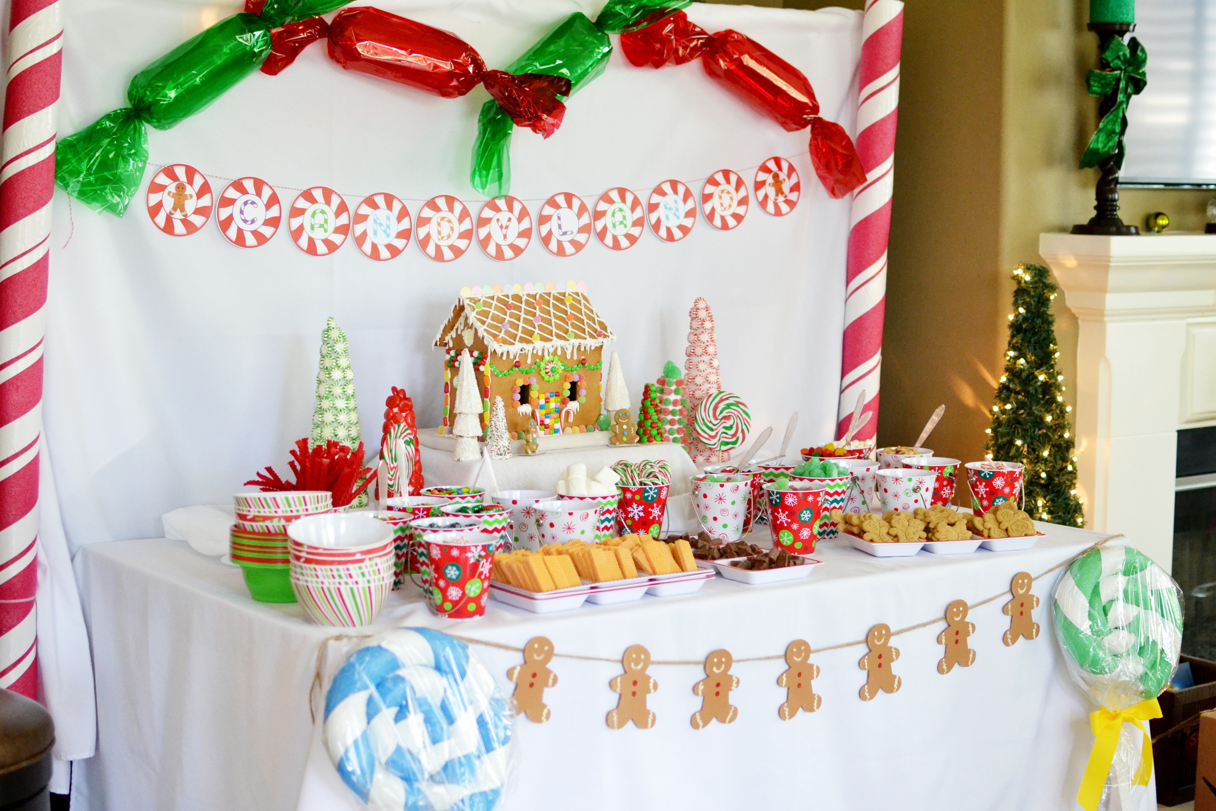 Candyland Christmas Party Decorations , HD Wallpaper & Backgrounds