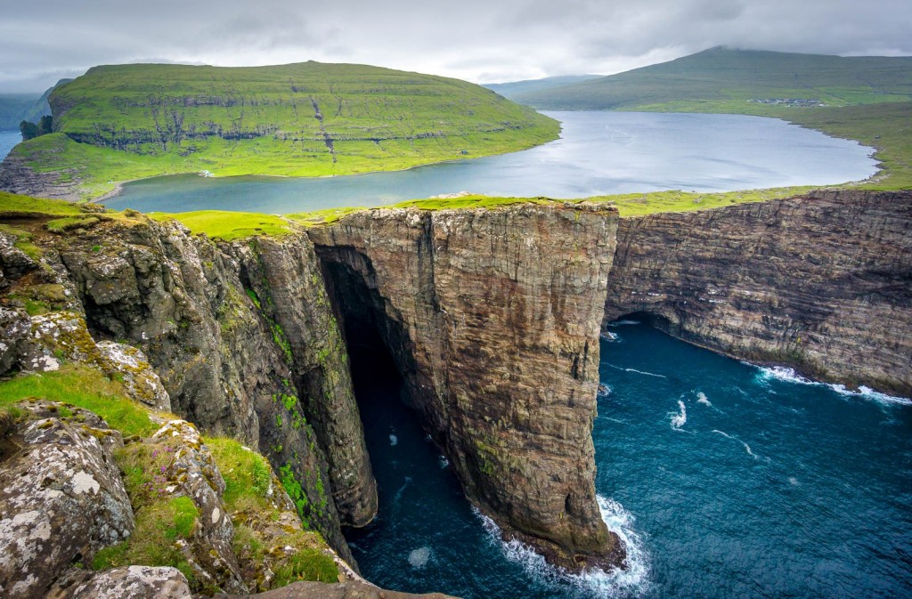 Faroe Islands Wallpapers Hd - Faroe Islands Denmark Lake , HD Wallpaper & Backgrounds