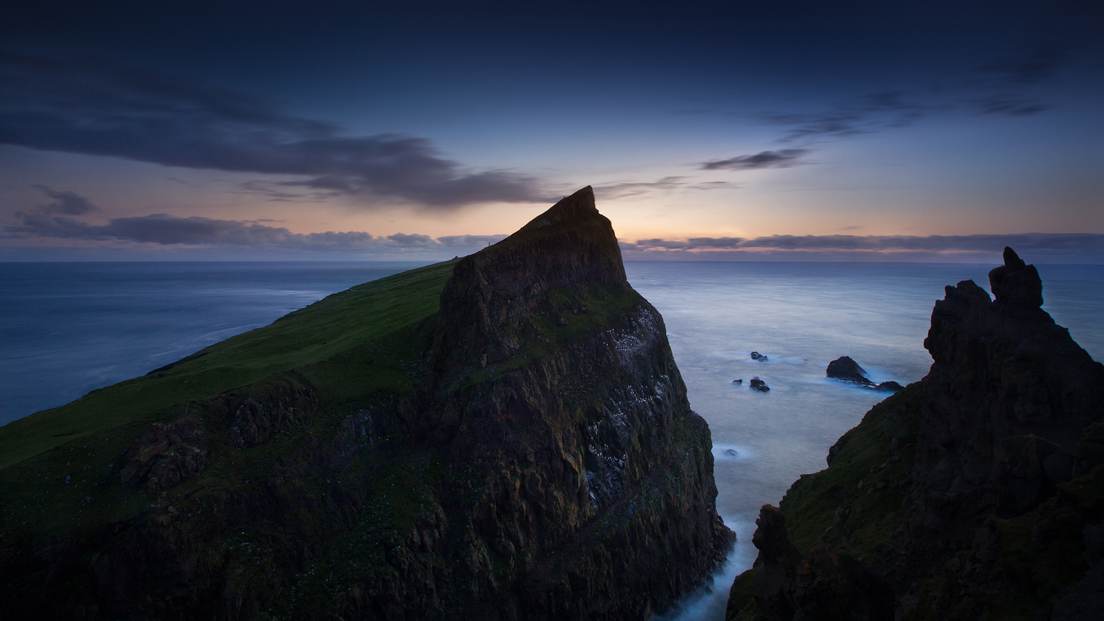 Mykineshólmur - Faroe Islands - - Faroe Islands Night , HD Wallpaper & Backgrounds