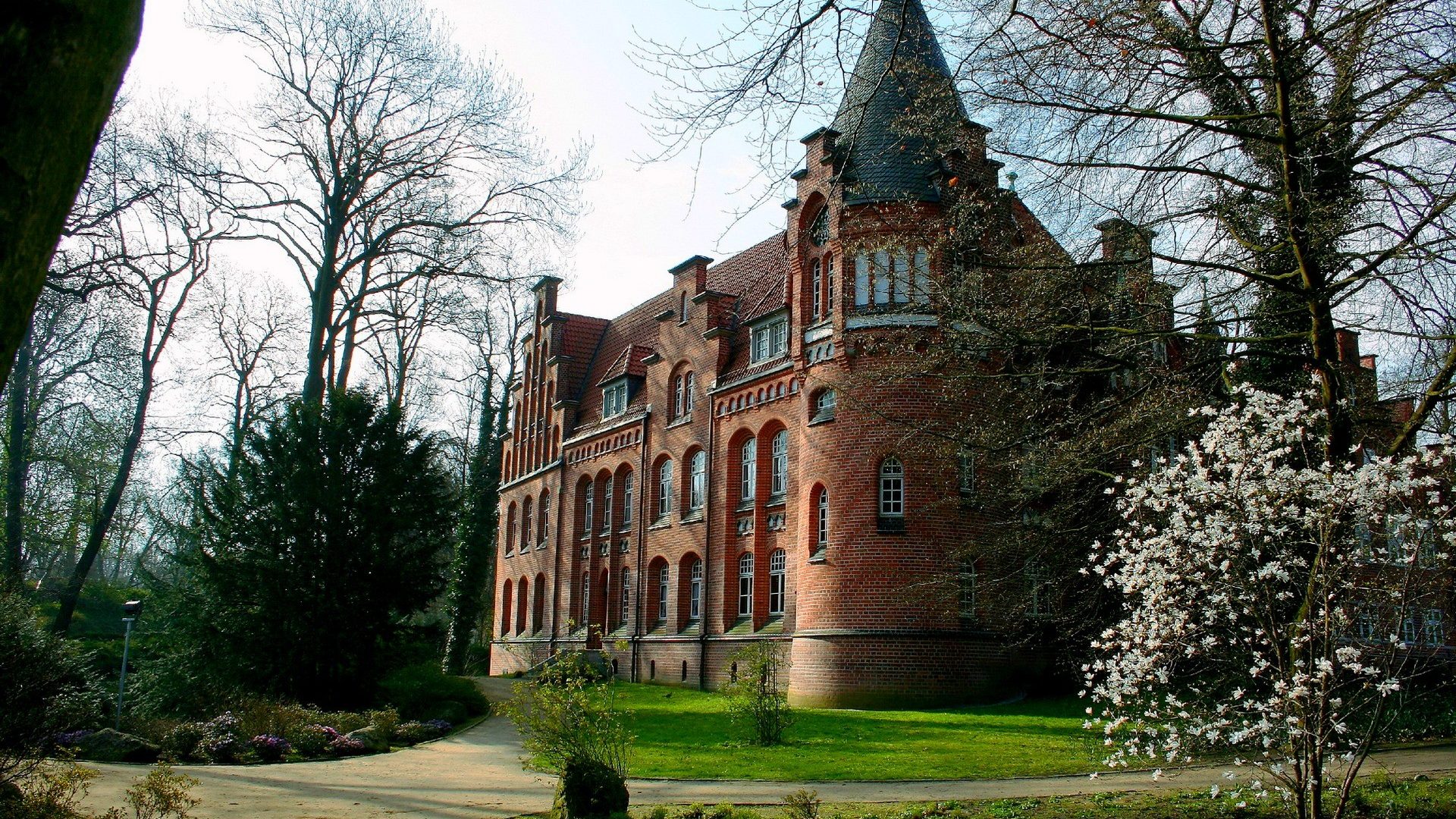 Beautiful Castle Bergedorf Germany Grass Building Schloss - Estate , HD Wallpaper & Backgrounds