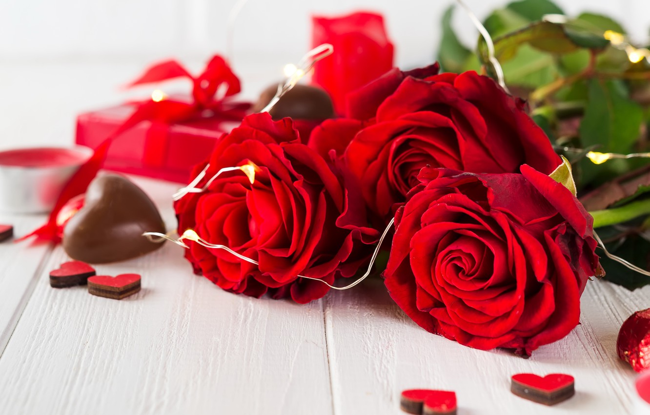 Photo Wallpaper Gift Chocolate Roses Candy Hearts Red - Chocolate And Roses Background , HD Wallpaper & Backgrounds