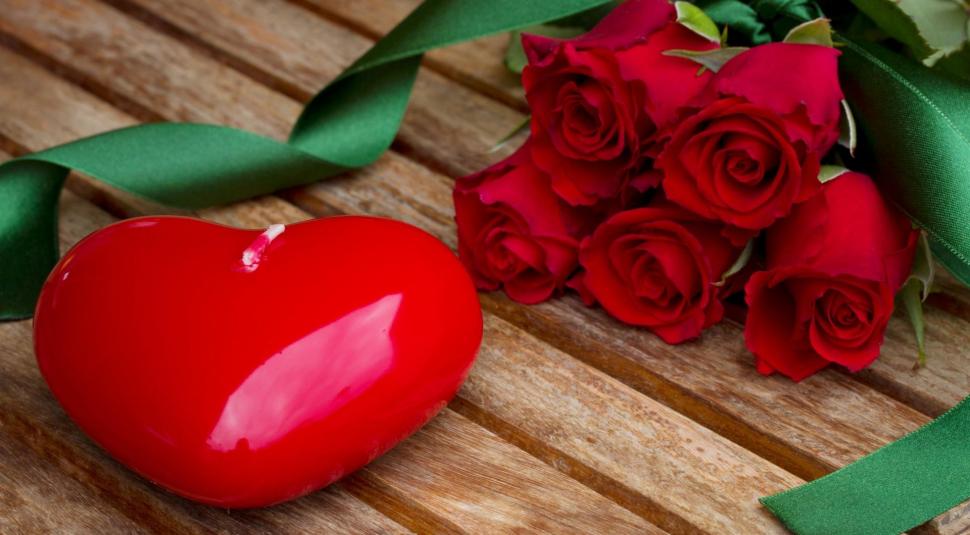 Roses And Heart * Wallpaper - Red Rose Heart And Candles , HD Wallpaper & Backgrounds