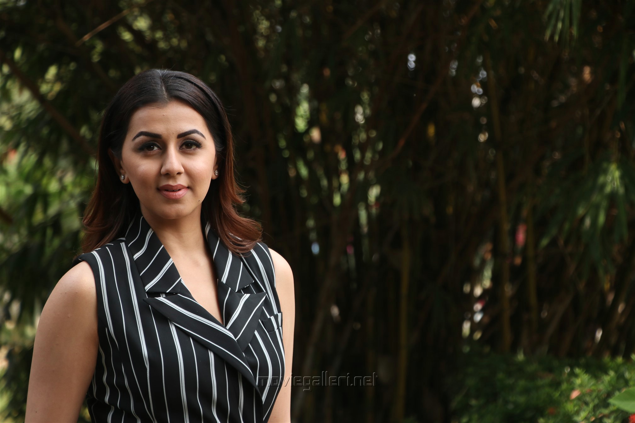 Actress Nikki Galrani Hd Images @ Charlie Chaplin 2 - New South Heroine Full Hd 2019 , HD Wallpaper & Backgrounds