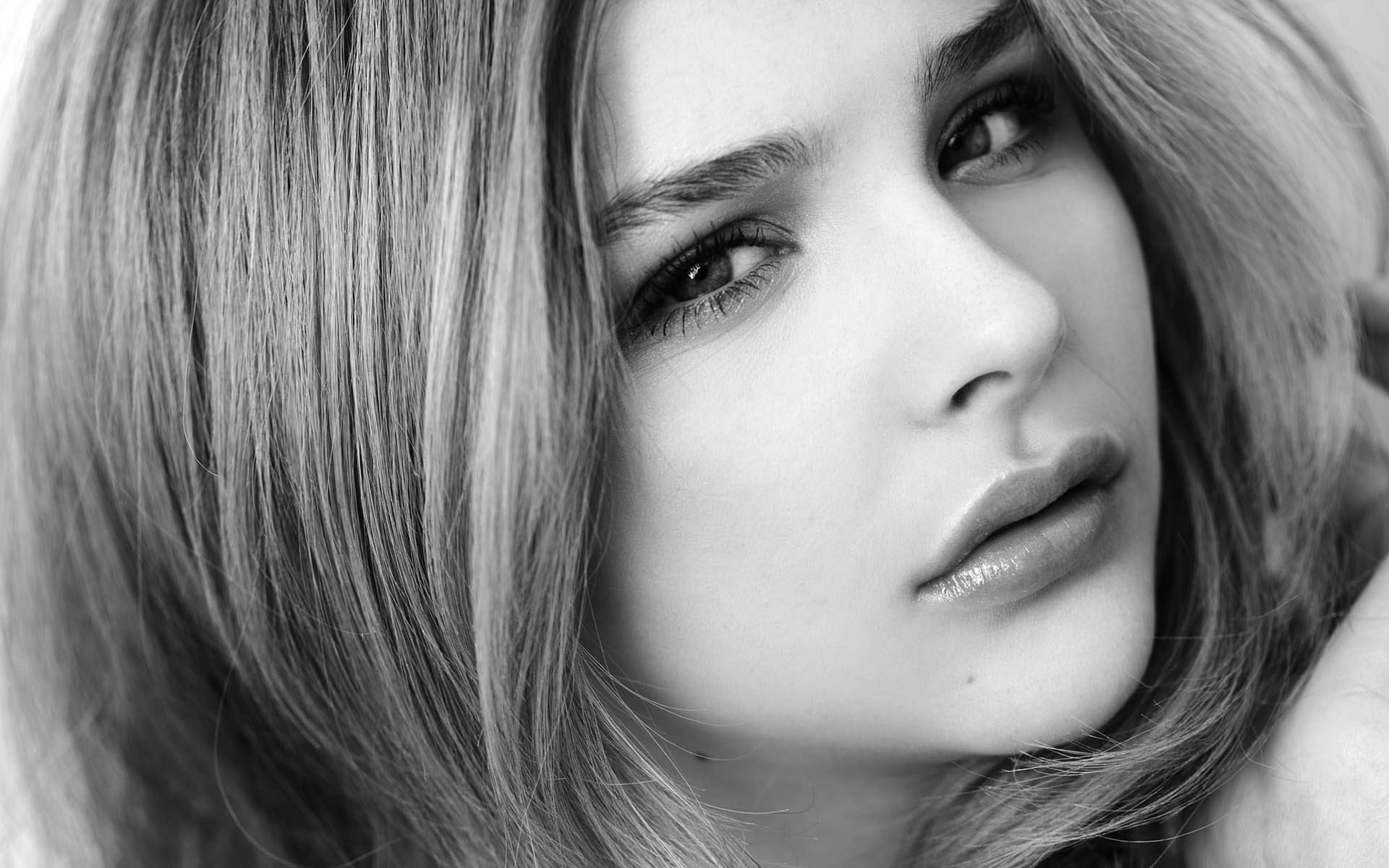 Chloe Grace Moretz - Chloe Moretz Black And White , HD Wallpaper & Backgrounds