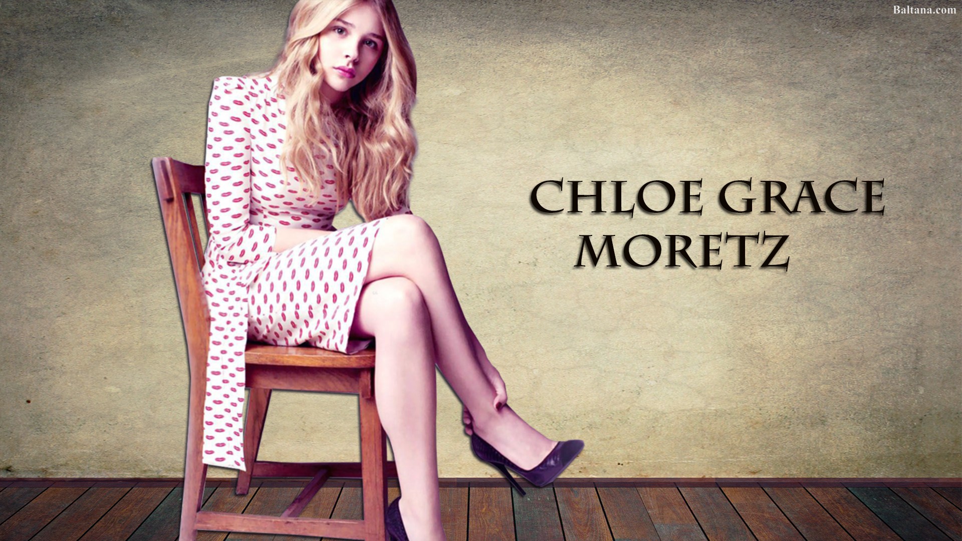 Chloe Grace Moretz Hd Wallpaper - Chloe Grace Moretz Posing , HD Wallpaper & Backgrounds