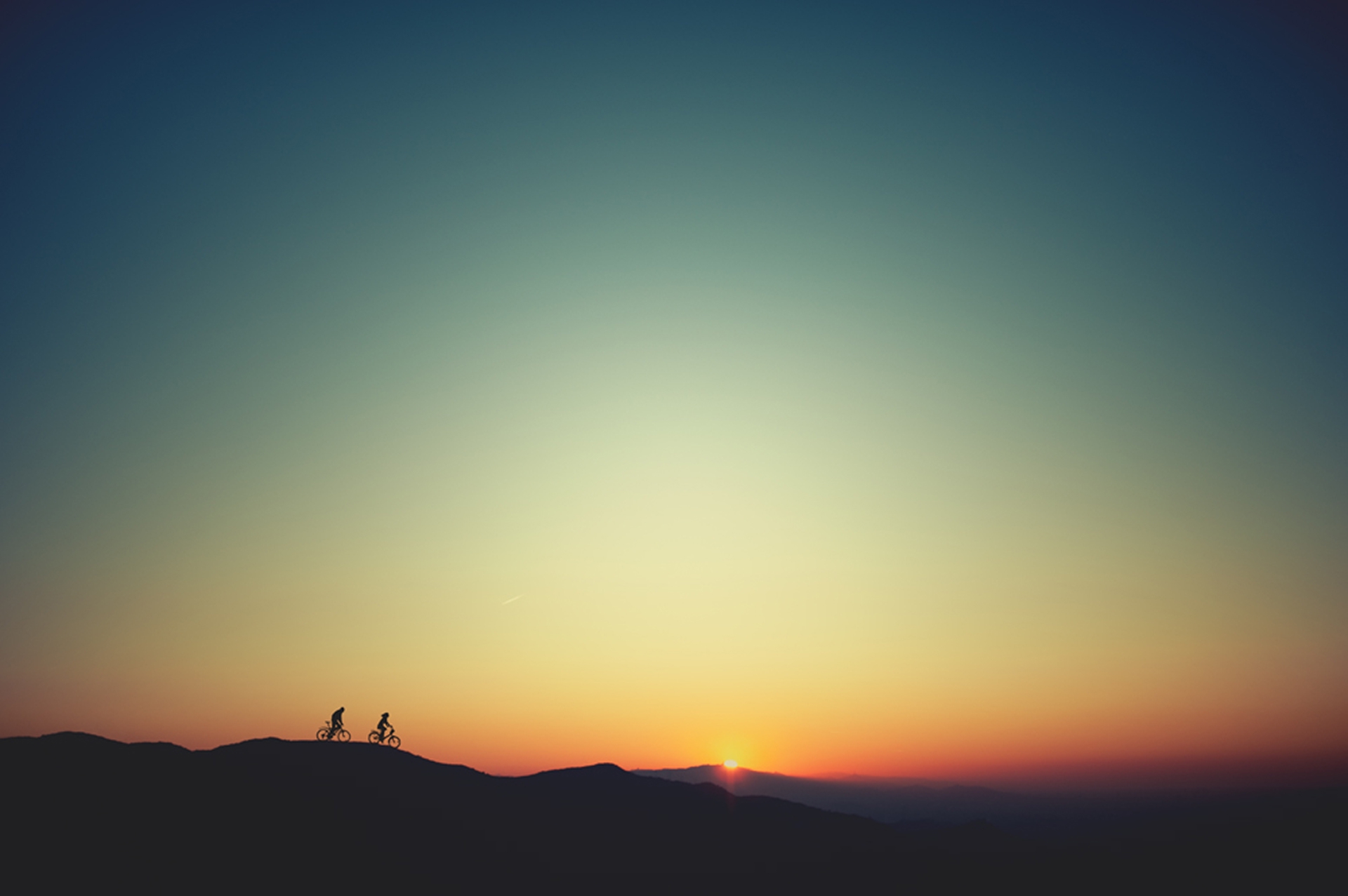 Minggu Sore, 763 Km - Sunrise Hipster , HD Wallpaper & Backgrounds