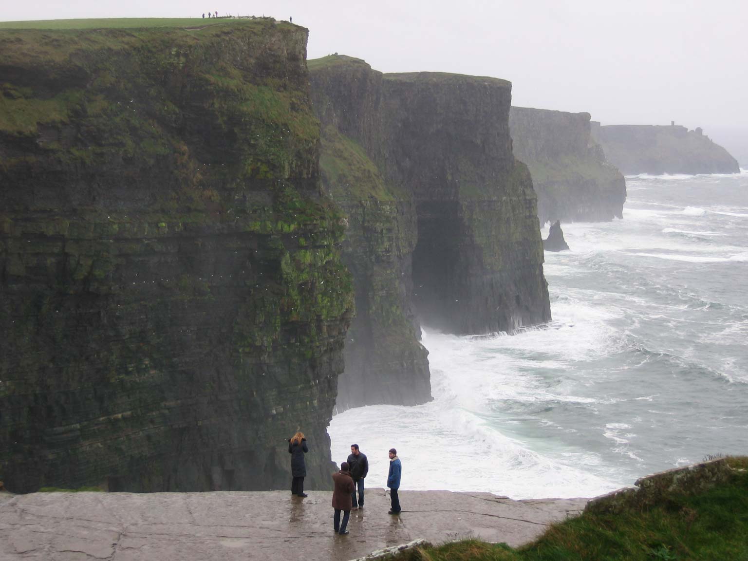 The Dramatic Cliffs Of Moher - Cliffs Of Moher , HD Wallpaper & Backgrounds