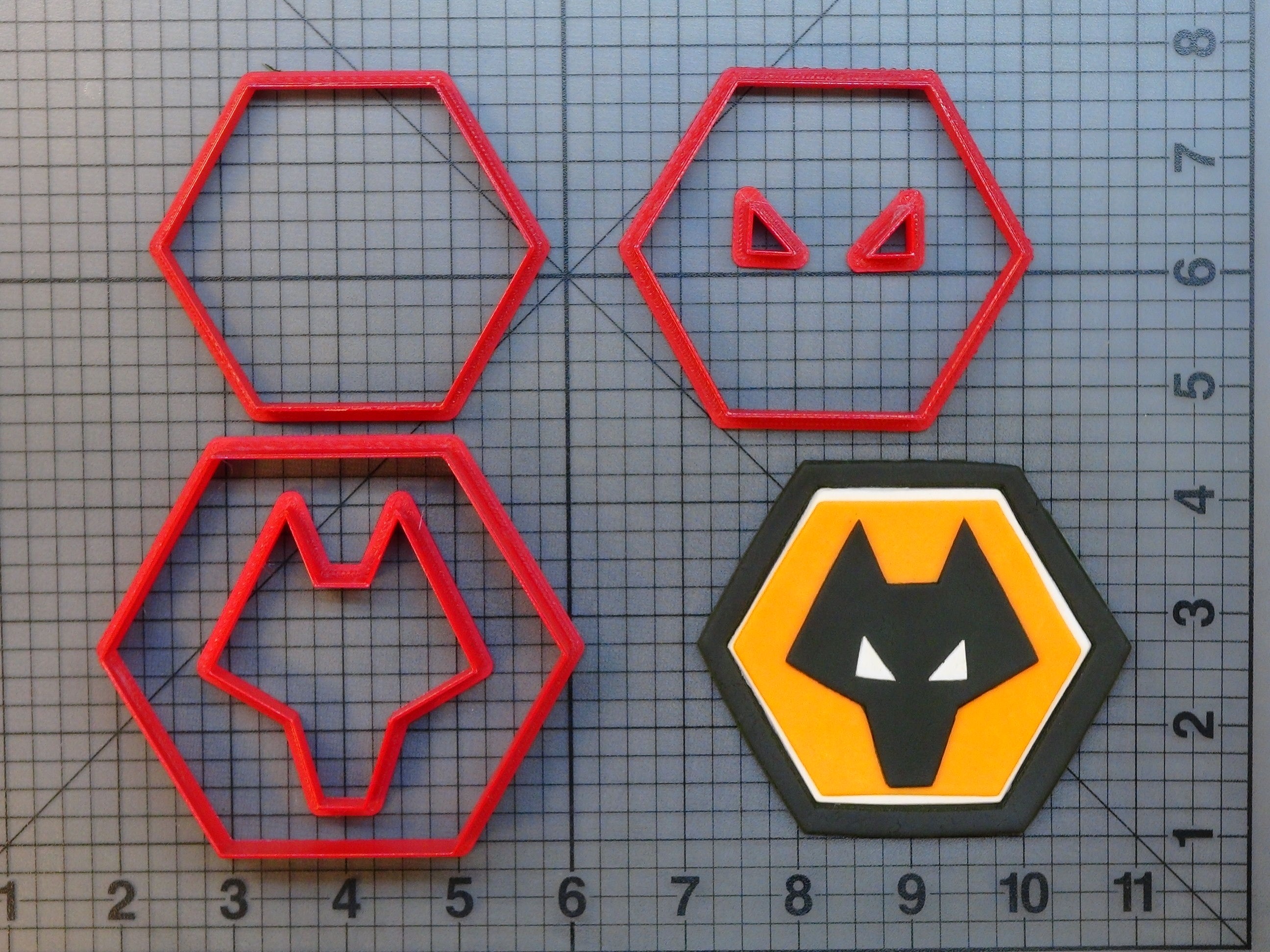 Jb Wolverhampton Wanderers 266 489 Cookie Cutter Set - Wolverhampton Wanderers Cake , HD Wallpaper & Backgrounds