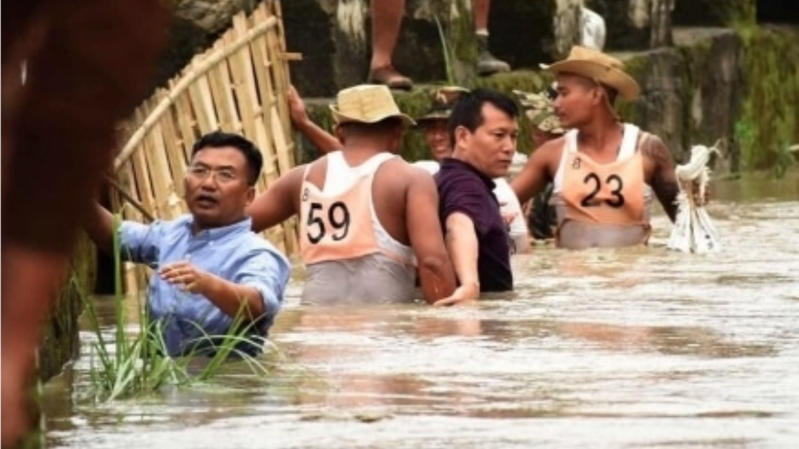 Manipur Ias Officer Goes Waist-down In Water, Earns - H Deleep Singh Ias , HD Wallpaper & Backgrounds