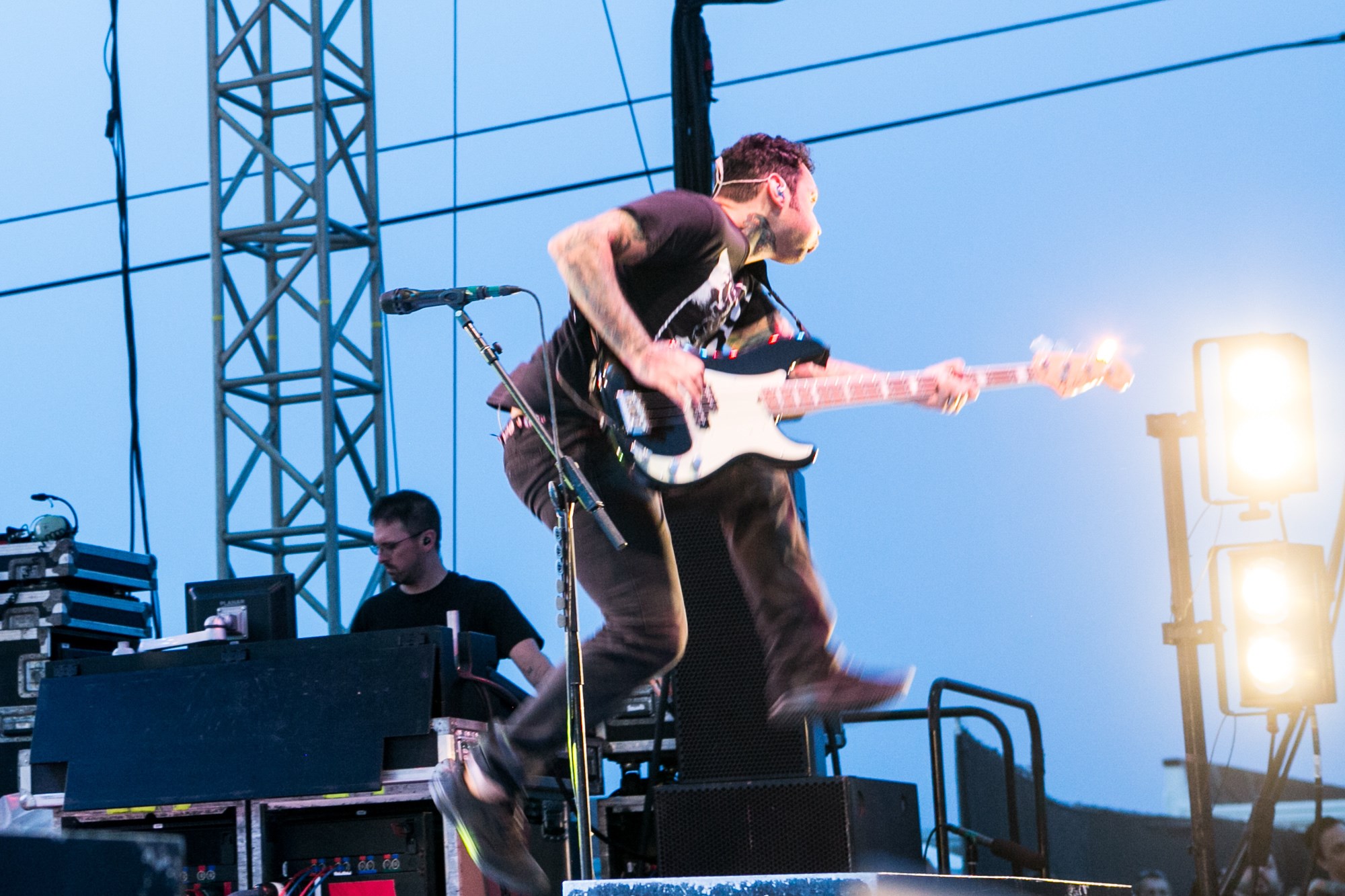 Rise Against - Rock Concert , HD Wallpaper & Backgrounds