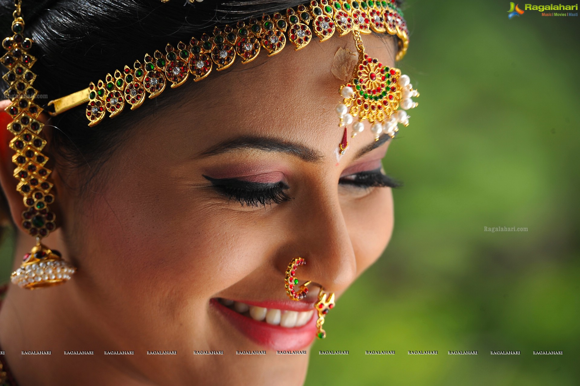 Anjali Hd Wallpapers - Anjali Close Up Face , HD Wallpaper & Backgrounds