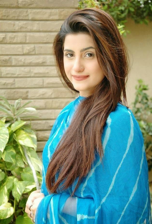 Pakistani Girl Wallpaper - Sohai Ali Abro Sister Name , HD Wallpaper & Backgrounds