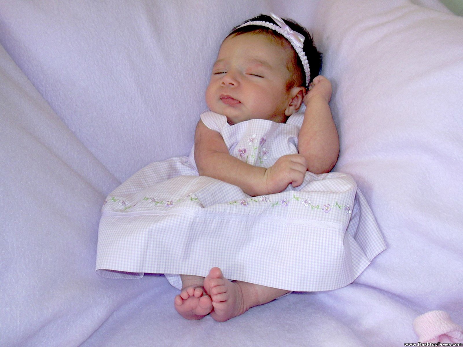 Cute Tiny Girl - Cute Girl Babies , HD Wallpaper & Backgrounds