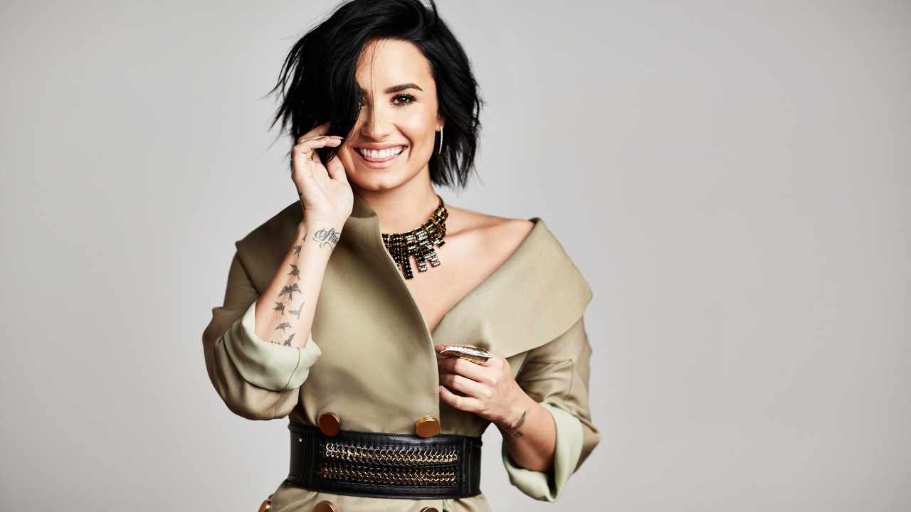 Celebrities / Demi Lovato Wallpaper - Demi Lovato Sober Lyrics , HD Wallpaper & Backgrounds