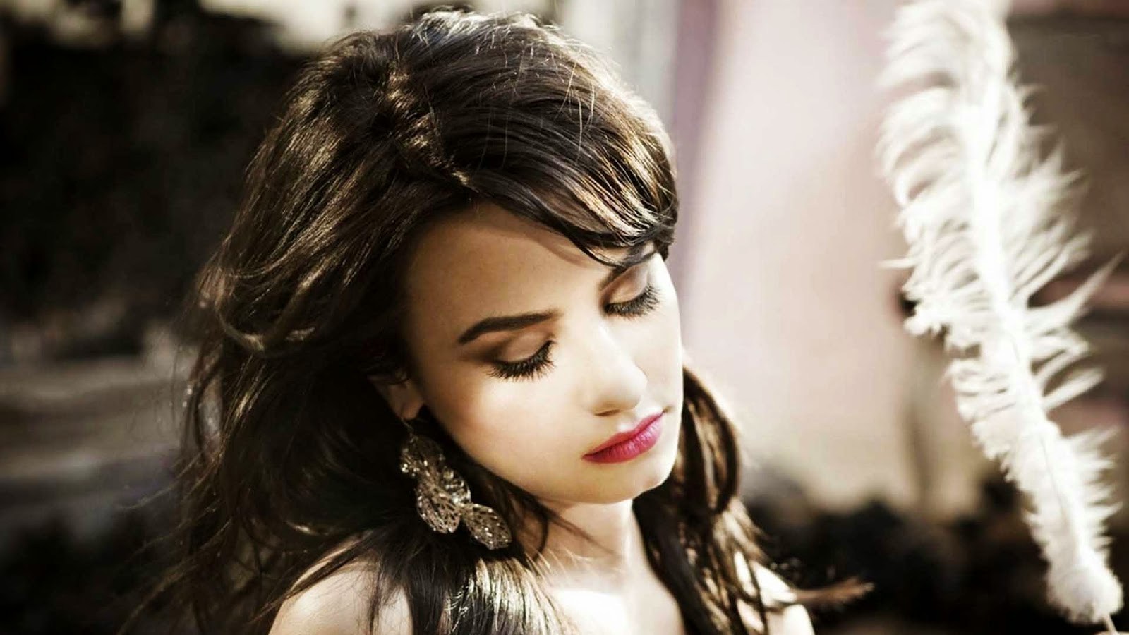 Hey Friends, It Is What We Have All About Demi Lovato - Lovato Here We Go Again , HD Wallpaper & Backgrounds