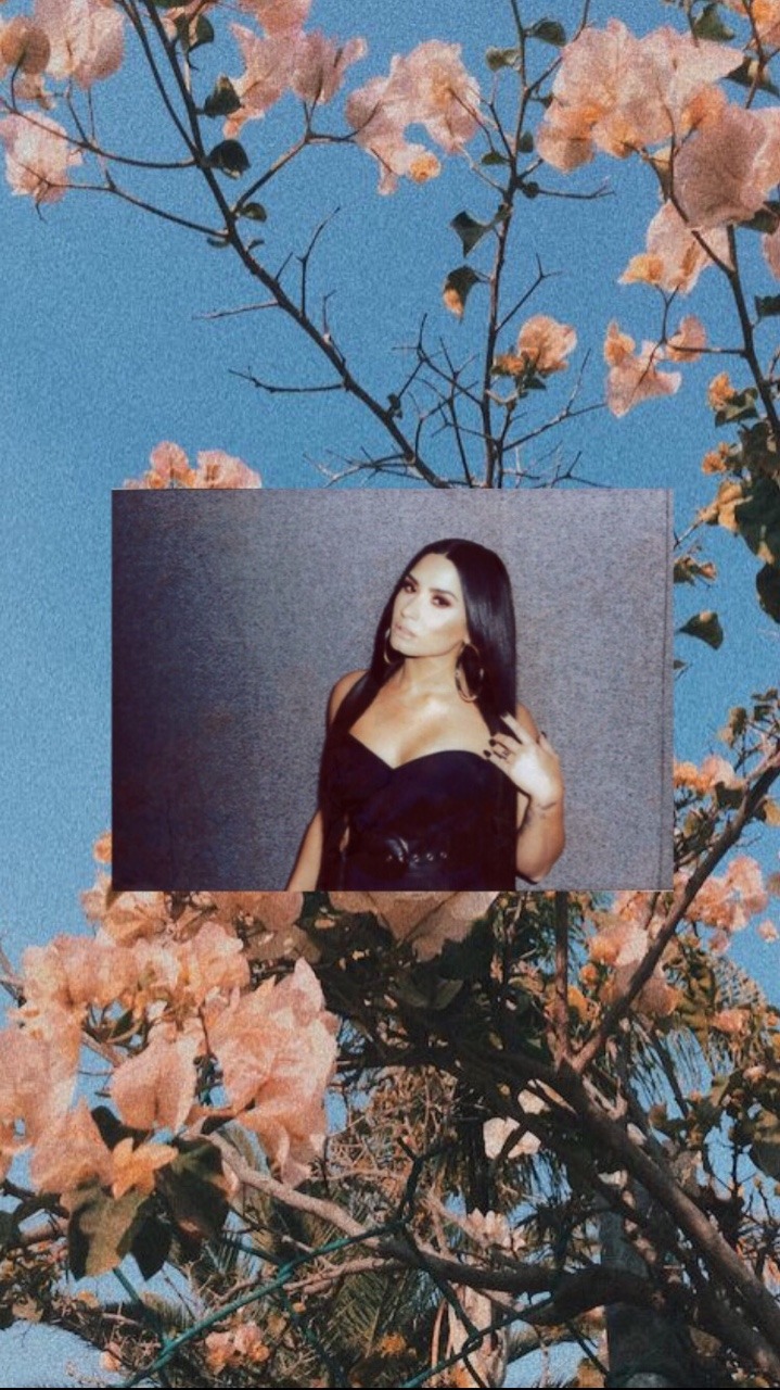Demi Lovato Locks - Aesthetic Calming Wallpaper Flowers , HD Wallpaper & Backgrounds