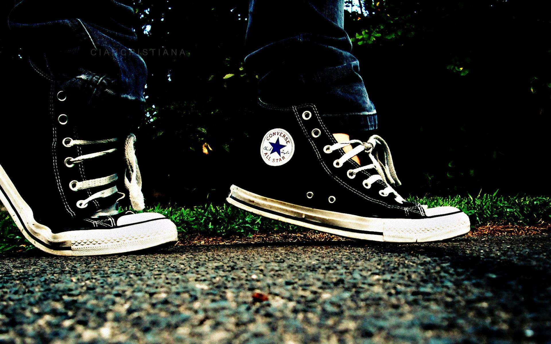 Group Of Converse Shoes Hd Wallpaper - Converse Chuck Taylor , HD Wallpaper & Backgrounds