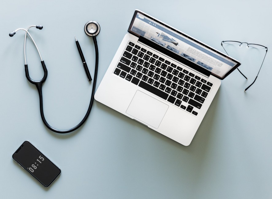 Stethoscope, Pen, Iphone, Macbook, And Sunglasses - Stethoscope And Macbook , HD Wallpaper & Backgrounds