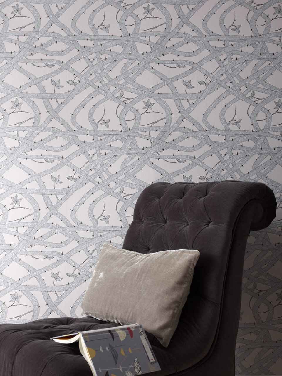 A Web Of Brambles In Grey Featured In This Thorny Wallpaper - Recliner , HD Wallpaper & Backgrounds