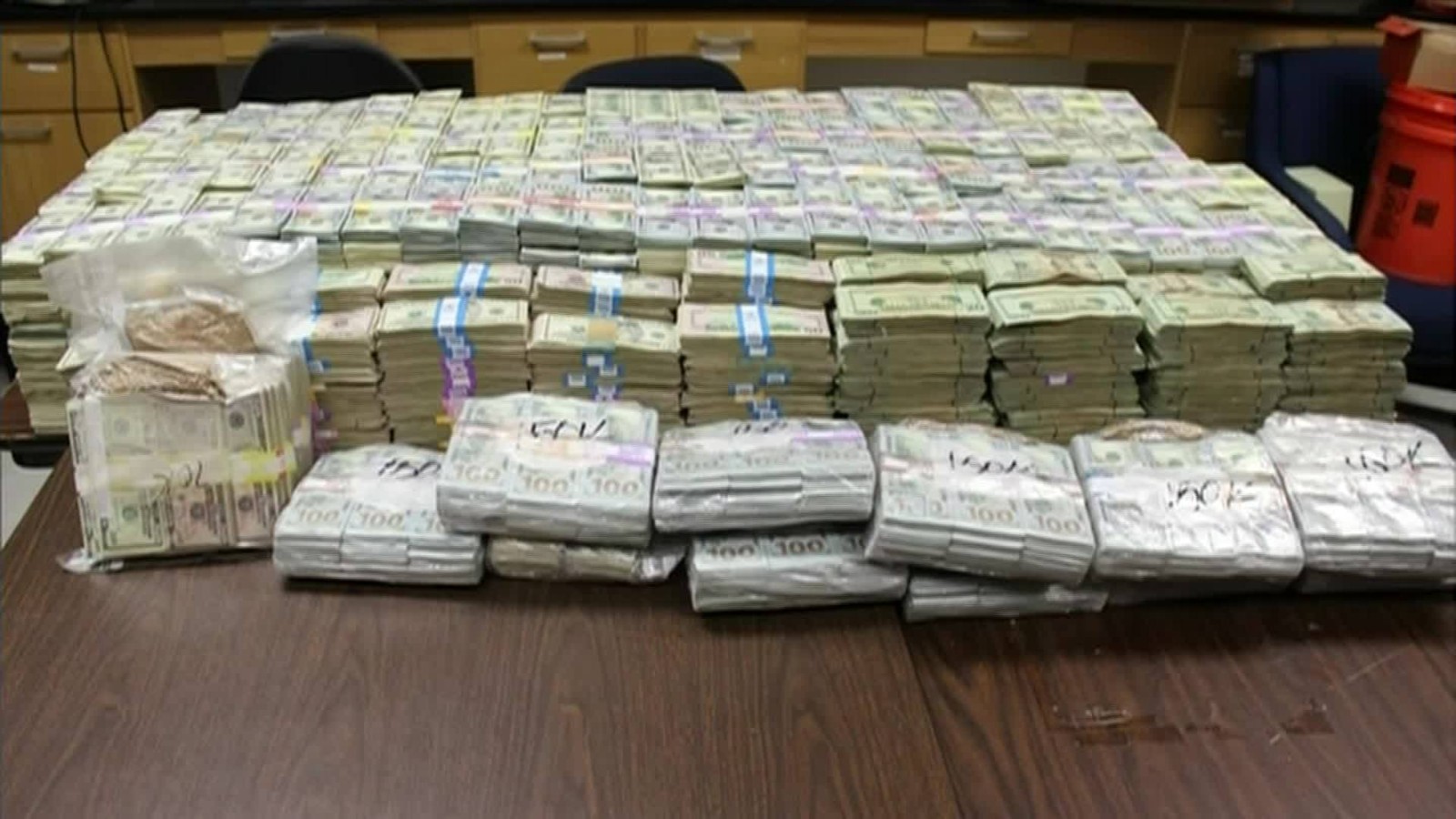 Millions Of Dollars Found Stashed In Buckets At Miami - 24 Million Dollars , HD Wallpaper & Backgrounds