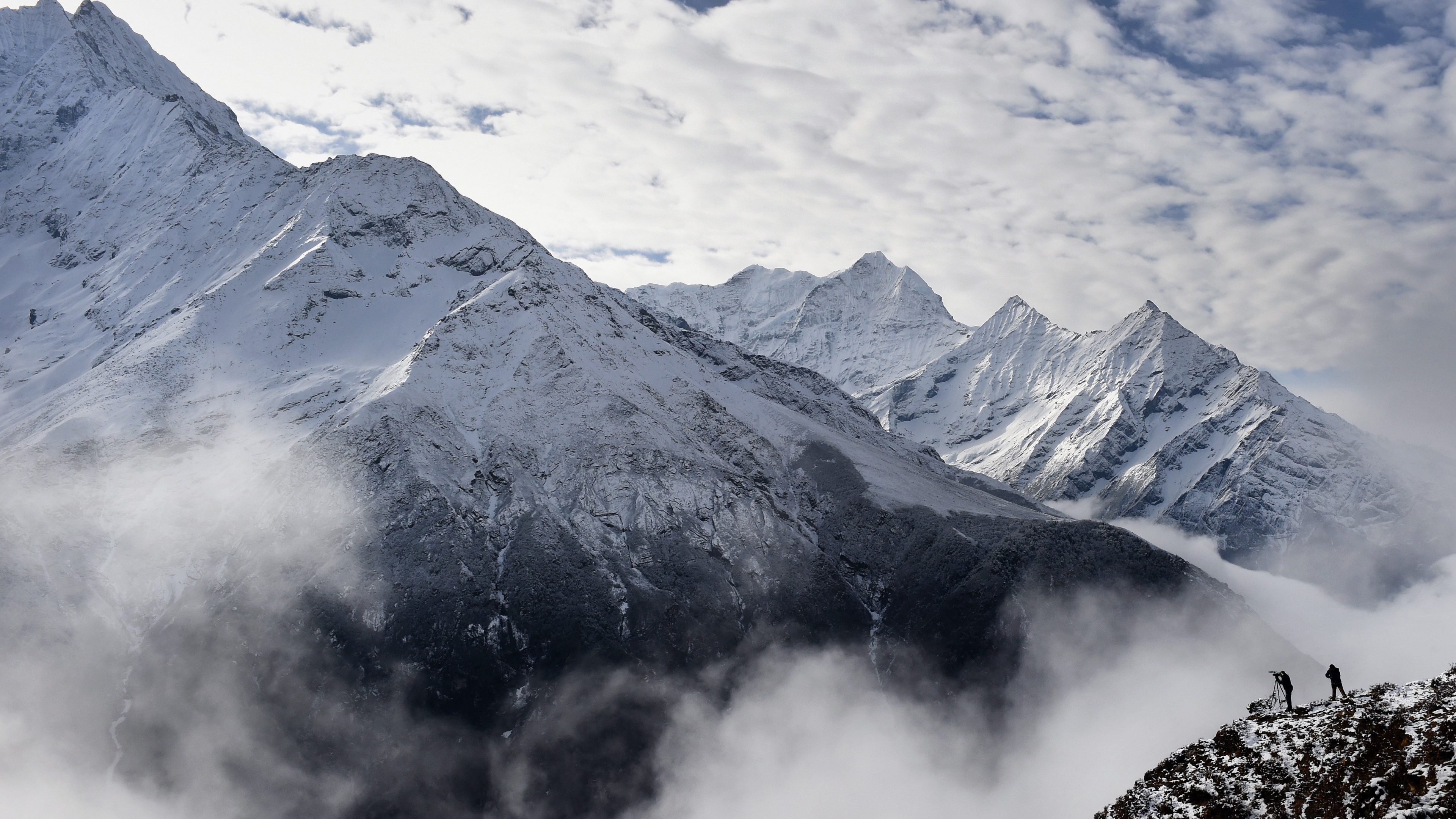 Wallpaper Nepal, Earthquake, Spark, Avalanche, Mountain - Sherpas Life , HD Wallpaper & Backgrounds