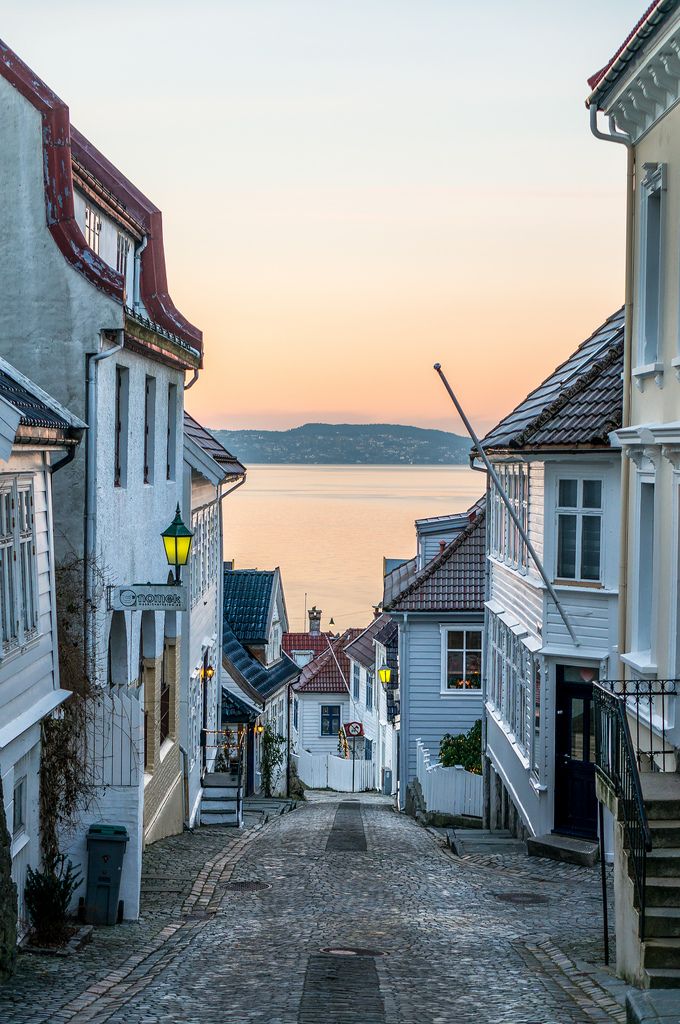 Streets Of Bergen, Norway - Bergen Norway Streets , HD Wallpaper & Backgrounds