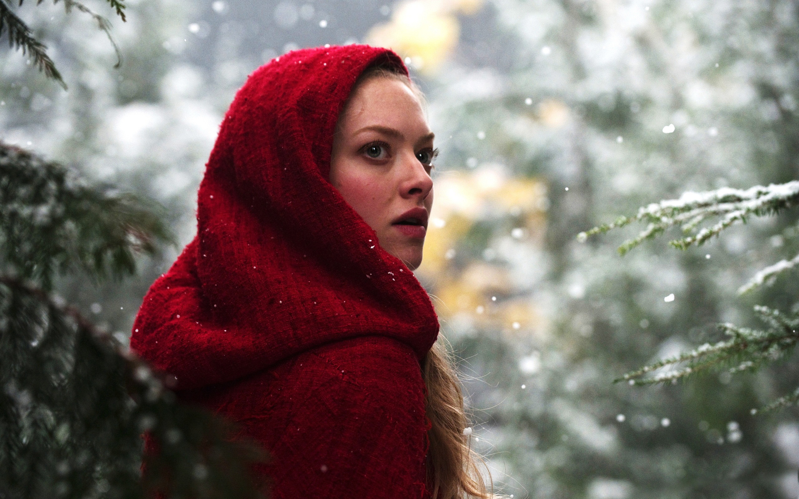 Amanda Seyfried In Red Riding Hood Wallpaper , HD Wallpaper & Backgrounds