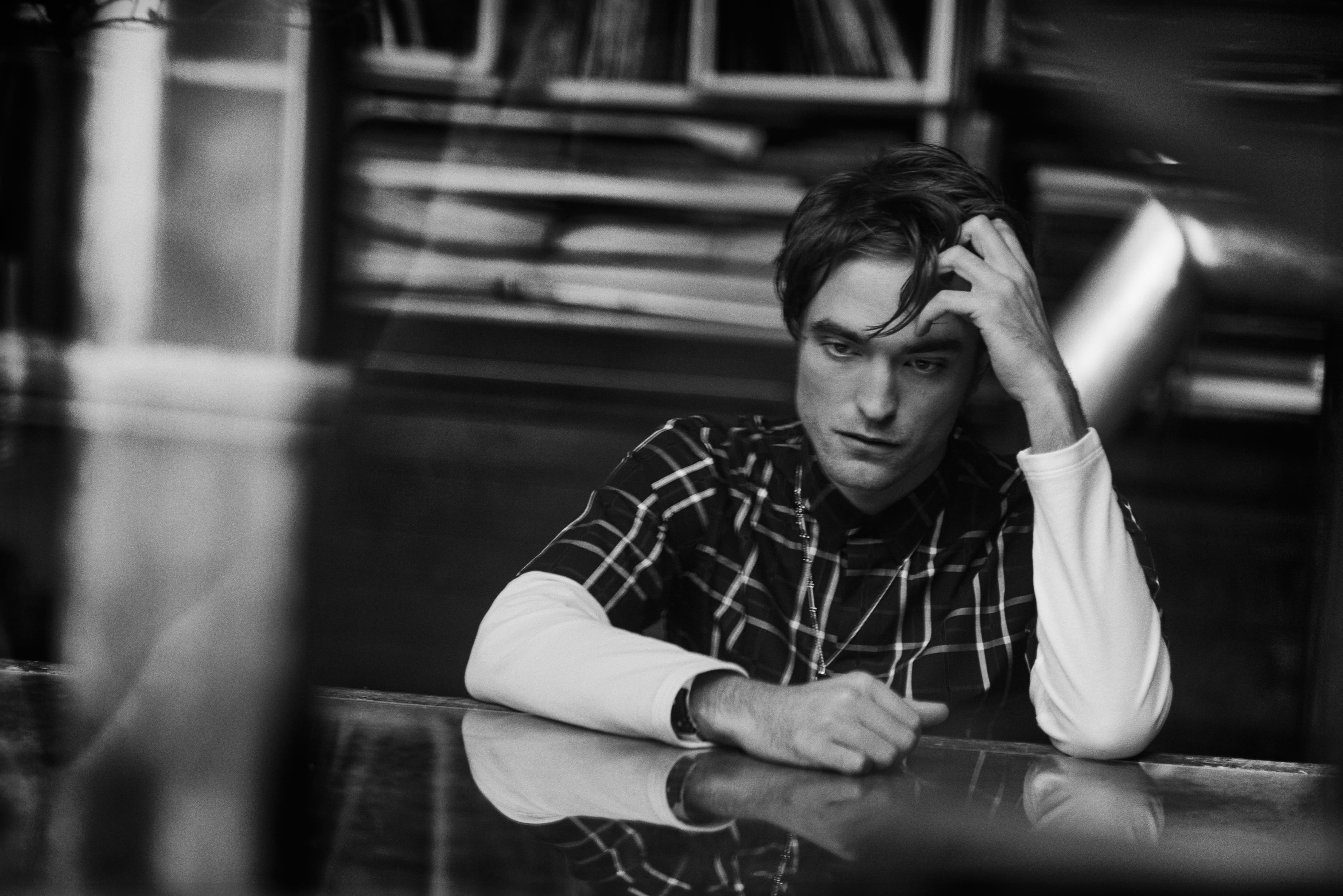Grayscale Photo Of Robert Pattinson Hd Wallpaper - Robert Pattinson Dior Homme 2016 , HD Wallpaper & Backgrounds