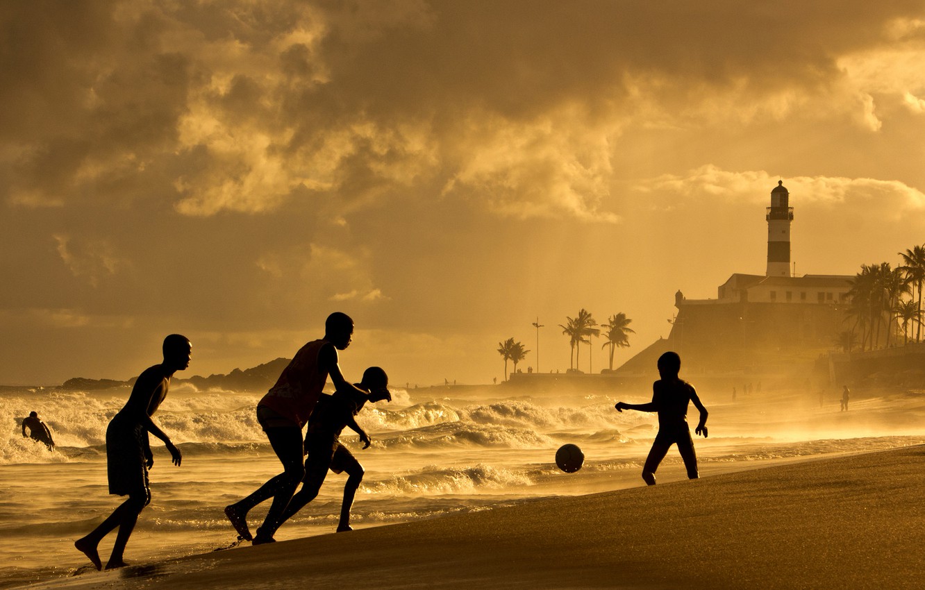 Photo Wallpaper Waves, Beach, Sunset, Soccer, Brazil, - عندما لاتعرف كيف تصف شعورك , HD Wallpaper & Backgrounds
