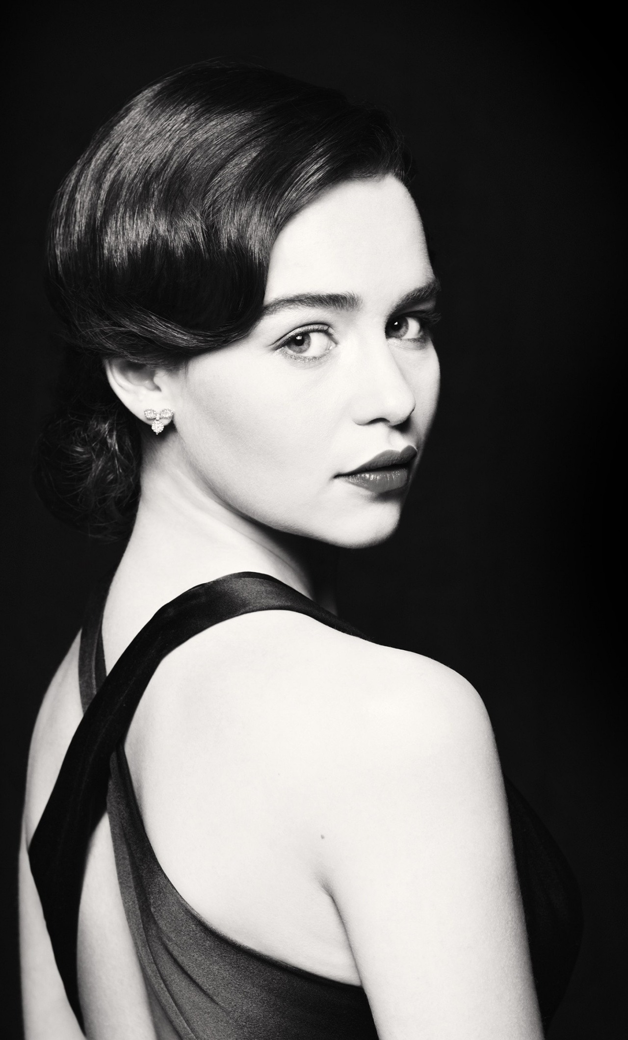Emilia Clarke, Celebrity, Monochrome, Wallpaper - Emilia Clarke Audrey Hepburn , HD Wallpaper & Backgrounds