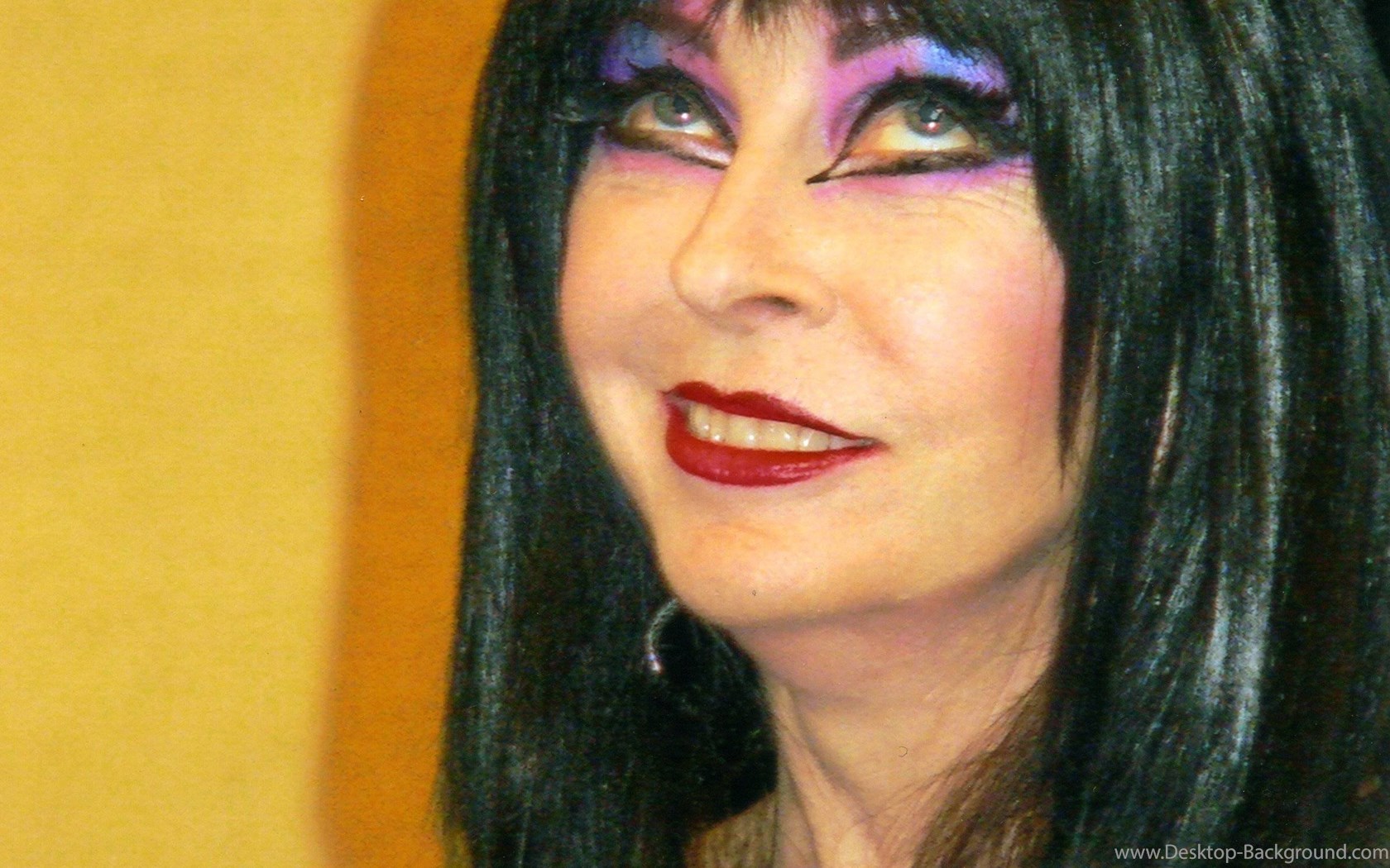 Widescreen - Elvira Mistress Of The Dark Background , HD Wallpaper & Backgrounds