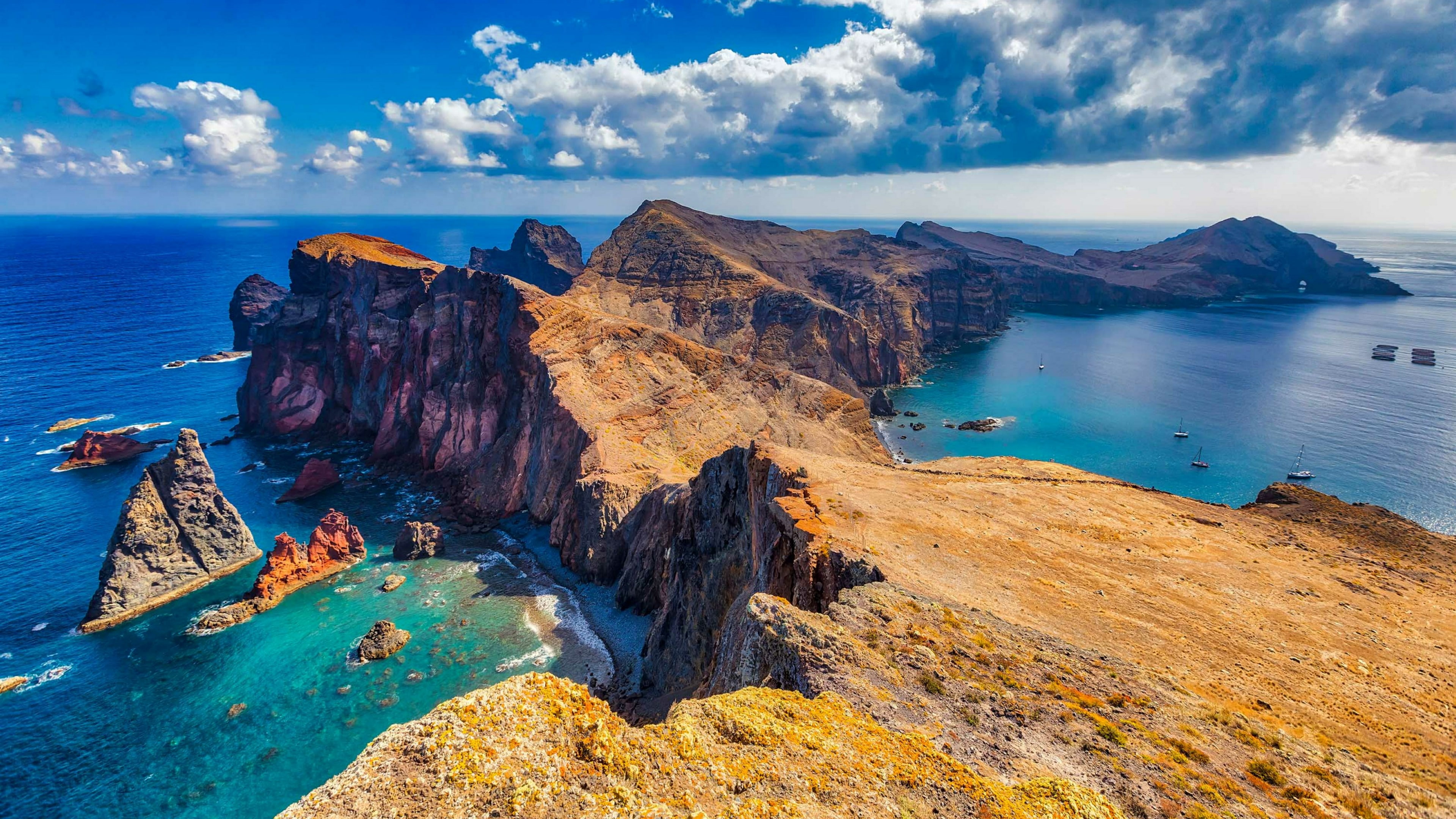 Rock, Atlantic Ocean, Rugged, Miradouro Da Ponta Do - Madeira Melhor Destino Insular 2018 , HD Wallpaper & Backgrounds