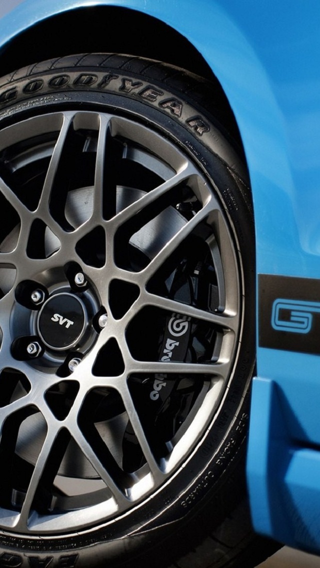 Nice Tyre With Blue Body Iphone 5 Hd Wallpaper - Ford Mustang Shelby Gt500 Wheels , HD Wallpaper & Backgrounds