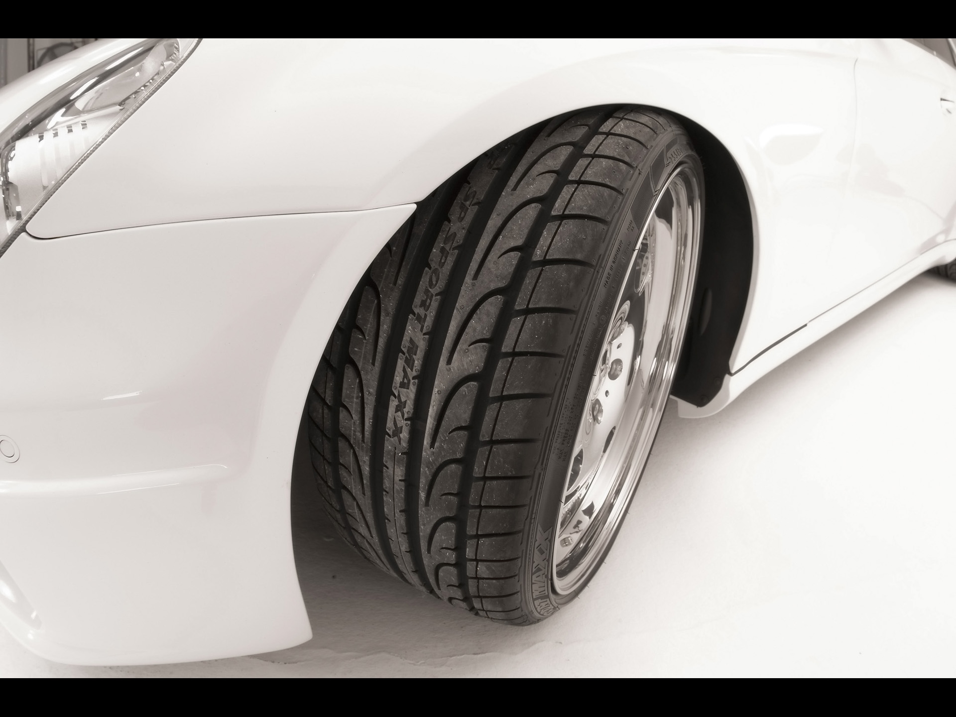 2009 Wheelsandmore Mercedes-benz Cls White Label - Tyre , HD Wallpaper & Backgrounds