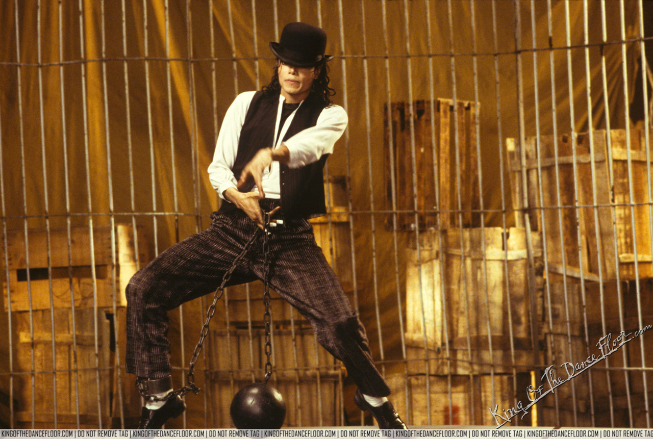 Michael Jackson Achtergrond Probably With A Hip Boot - Leave Me Alone Michael Jackson , HD Wallpaper & Backgrounds