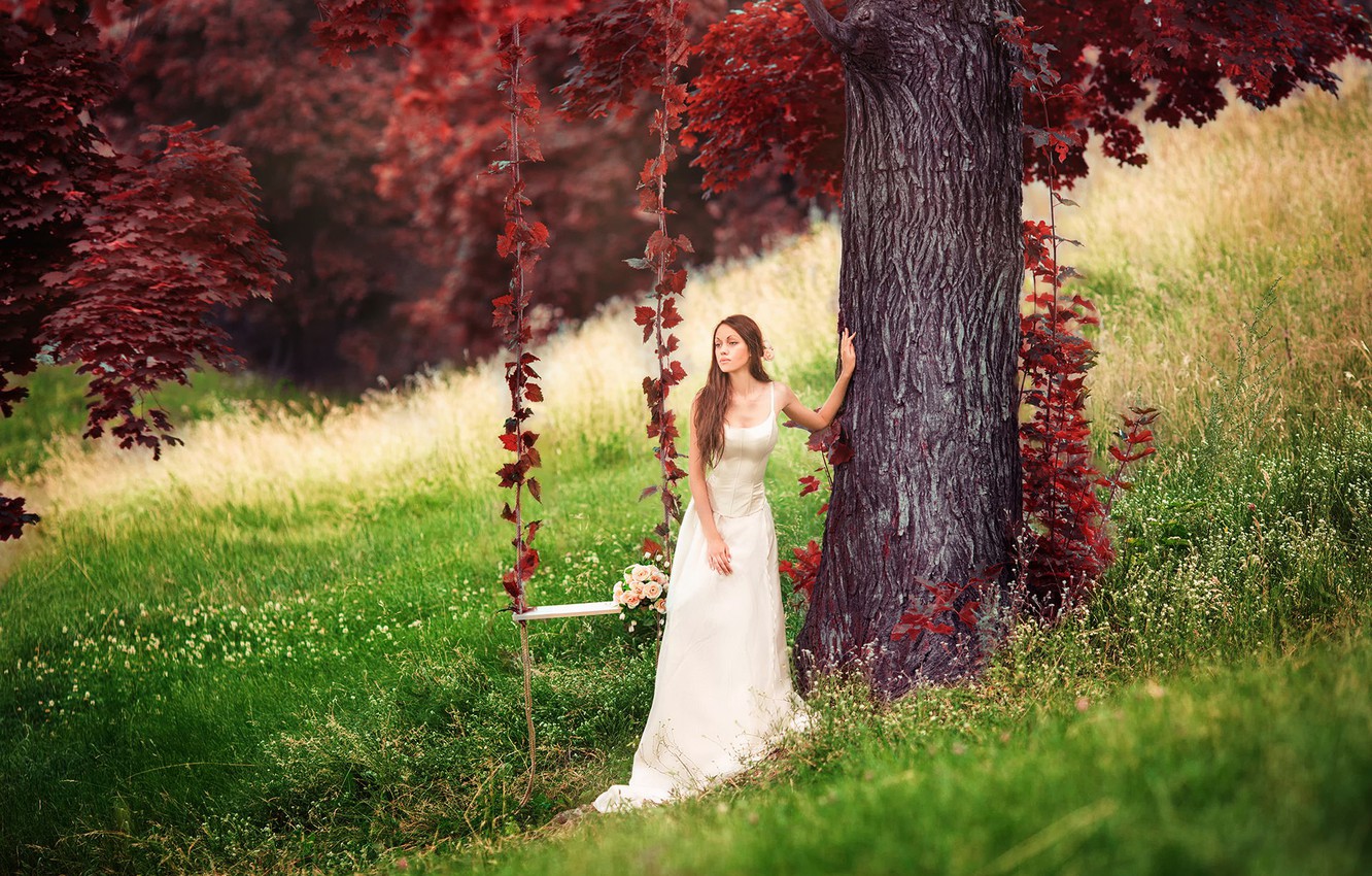Photo Wallpaper Girl, Swing, Tree, Red Forest - Drzewo Czerwone Liscie , HD Wallpaper & Backgrounds