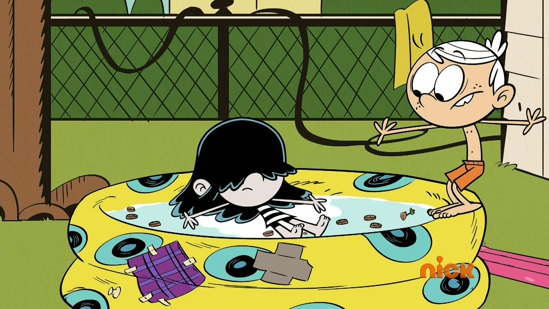 Lucy And Lincoln At The Pool - Loud House Lincoln And Lucy , HD Wallpaper & Backgrounds