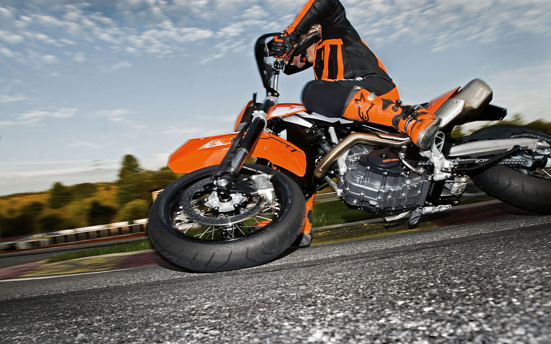 Ktm 690 Smc Supermoto Sport Hd Wallpaper , HD Wallpaper & Backgrounds