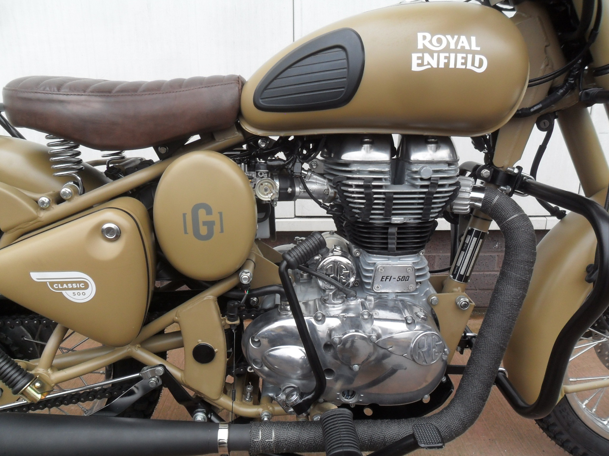 Royal Enfield Continental Gt Hd Wallpapers - Royal Enfield Classic 500 Chrome , HD Wallpaper & Backgrounds