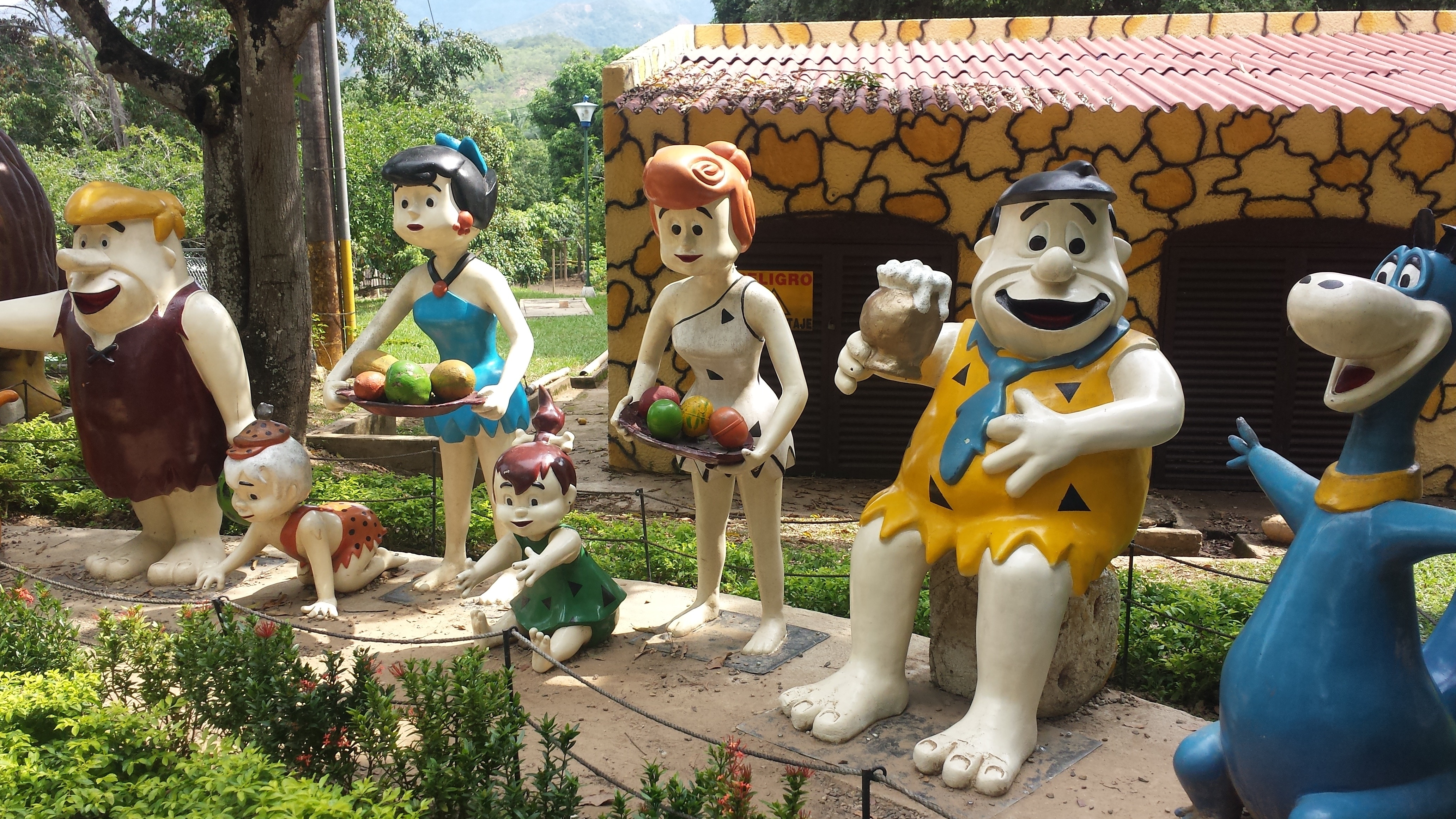 The Flintstones Ceramic Figures - The Flintstones , HD Wallpaper & Backgrounds