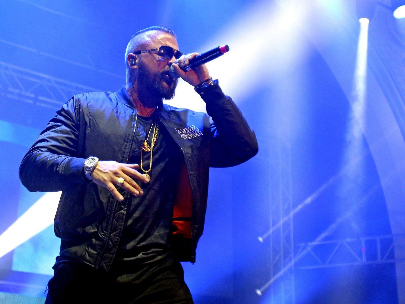  Rapper Kollegah Schlägt Bei Konzert In Leipzig Fan - Rock Concert Motiv 