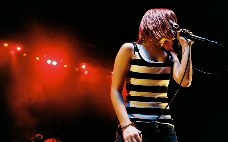 Hayley Williams Paramore Concert Hd Wallpaper - Hayley Williams Cover Photo Facebook , HD Wallpaper & Backgrounds
