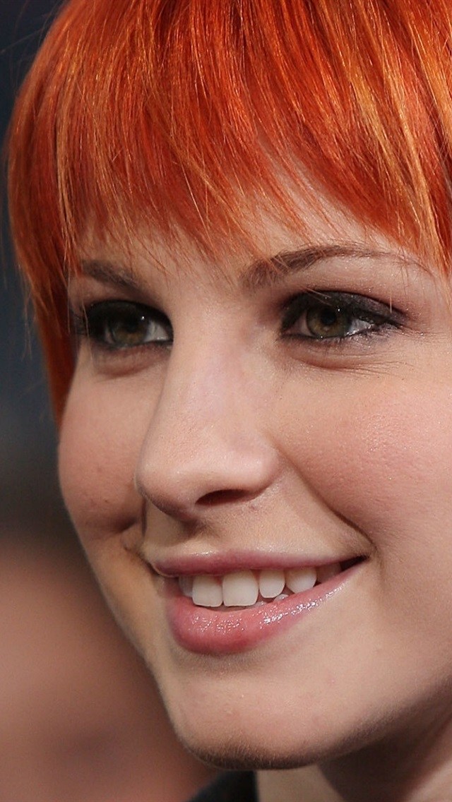 Hayley Williams 07 Iphone 5 5s 5c Se Wallpaper Background - Female Red Headed Singer , HD Wallpaper & Backgrounds