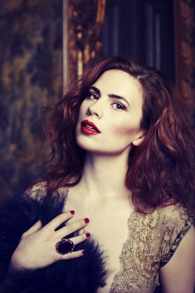 Comic Book Fans Are Quite Obsessive - Hayley Atwell Magazine Cover , HD Wallpaper & Backgrounds