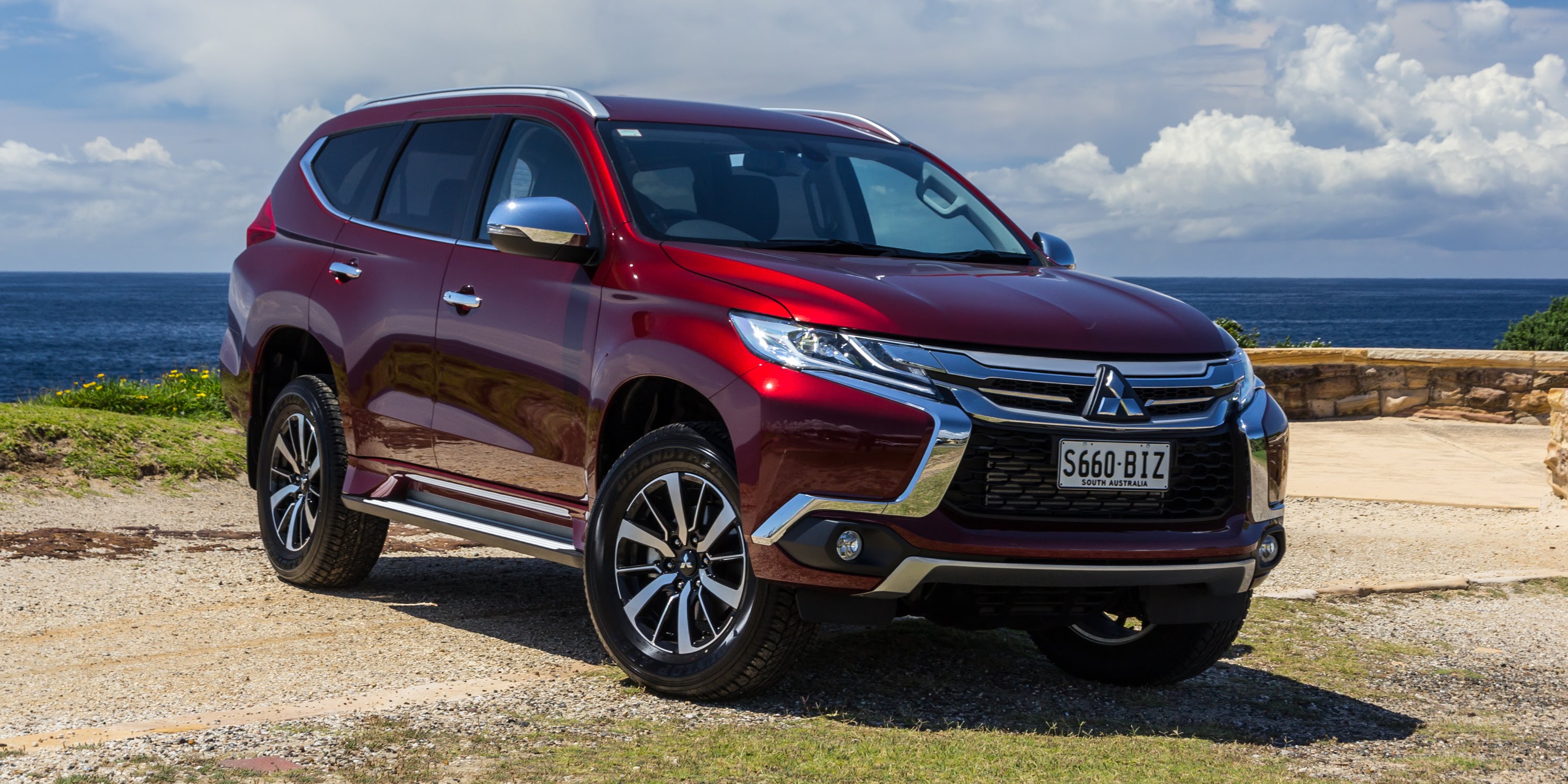 Mitsubishi Pajero Sport 3 Hq Wallpapers - Mitsubishi Montero Sport 2018 , HD Wallpaper & Backgrounds