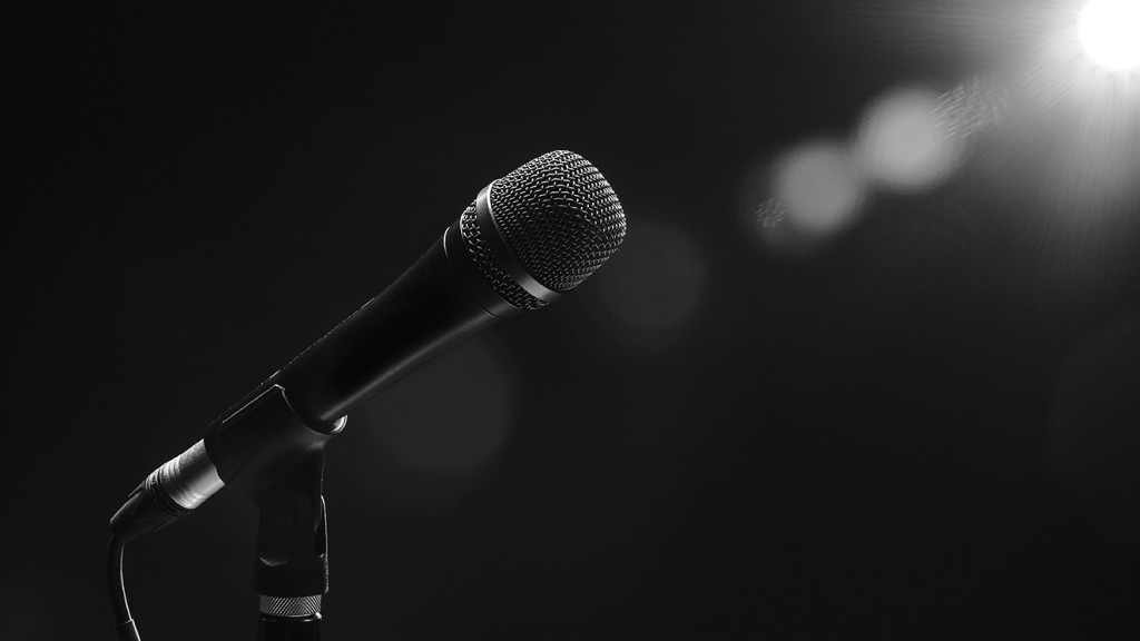 Vintage Microphone Hd Wallpaper - Microphone On A Black Stage ...