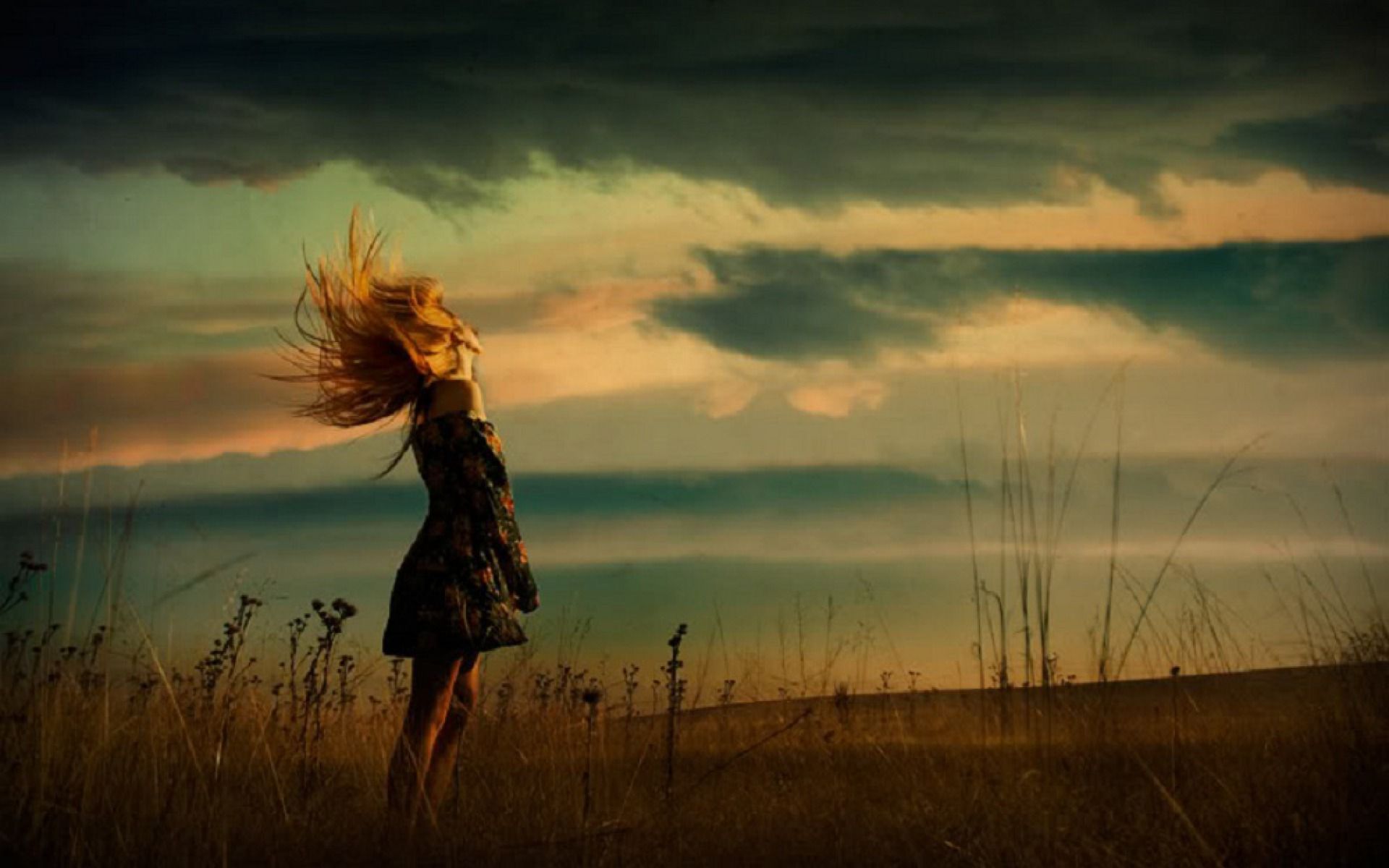 Windy Tag Wallpapers - Girl On A Windy Day , HD Wallpaper & Backgrounds